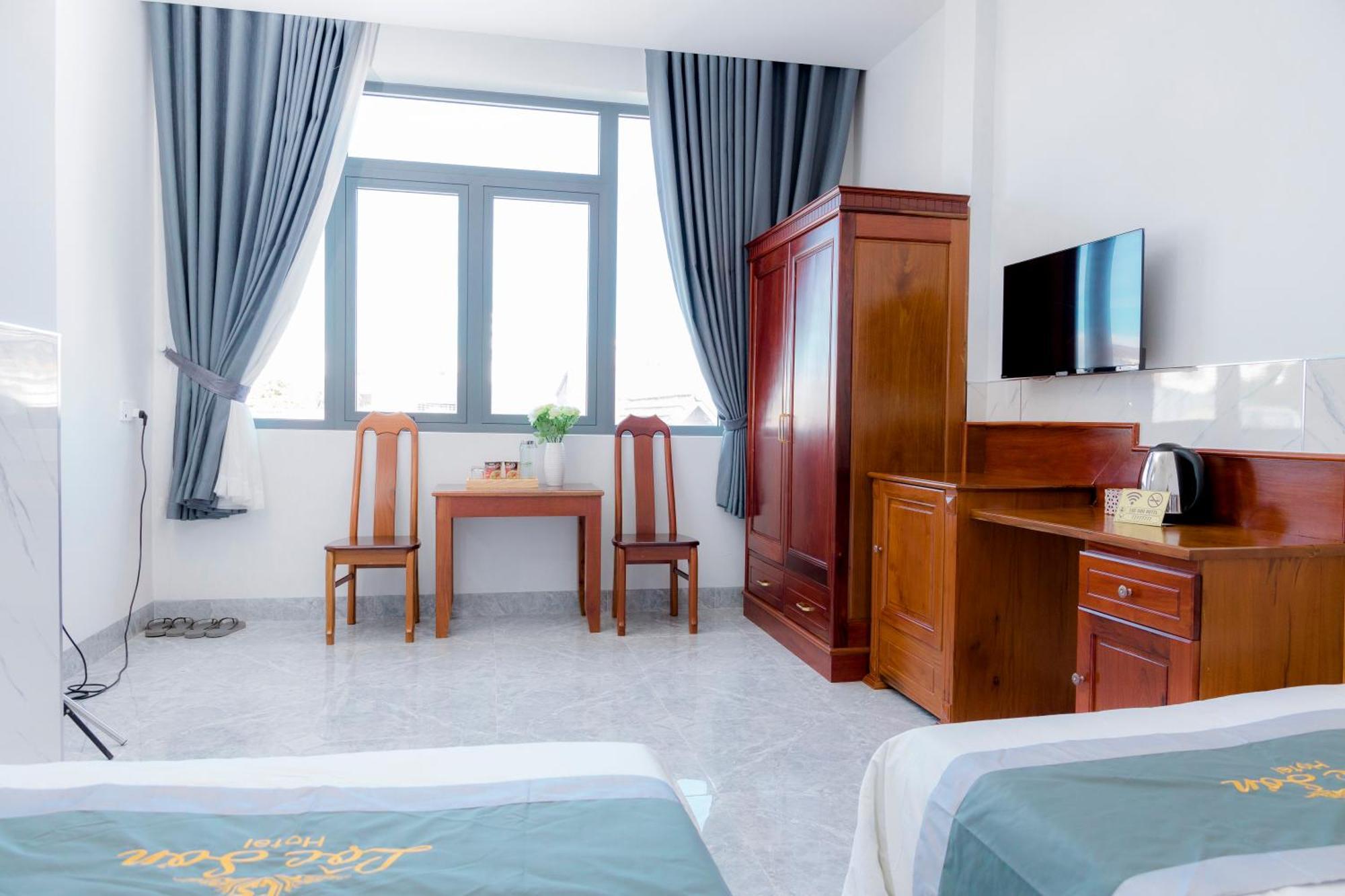 Loc Son Hotel บวนมาถวต ภายนอก รูปภาพ