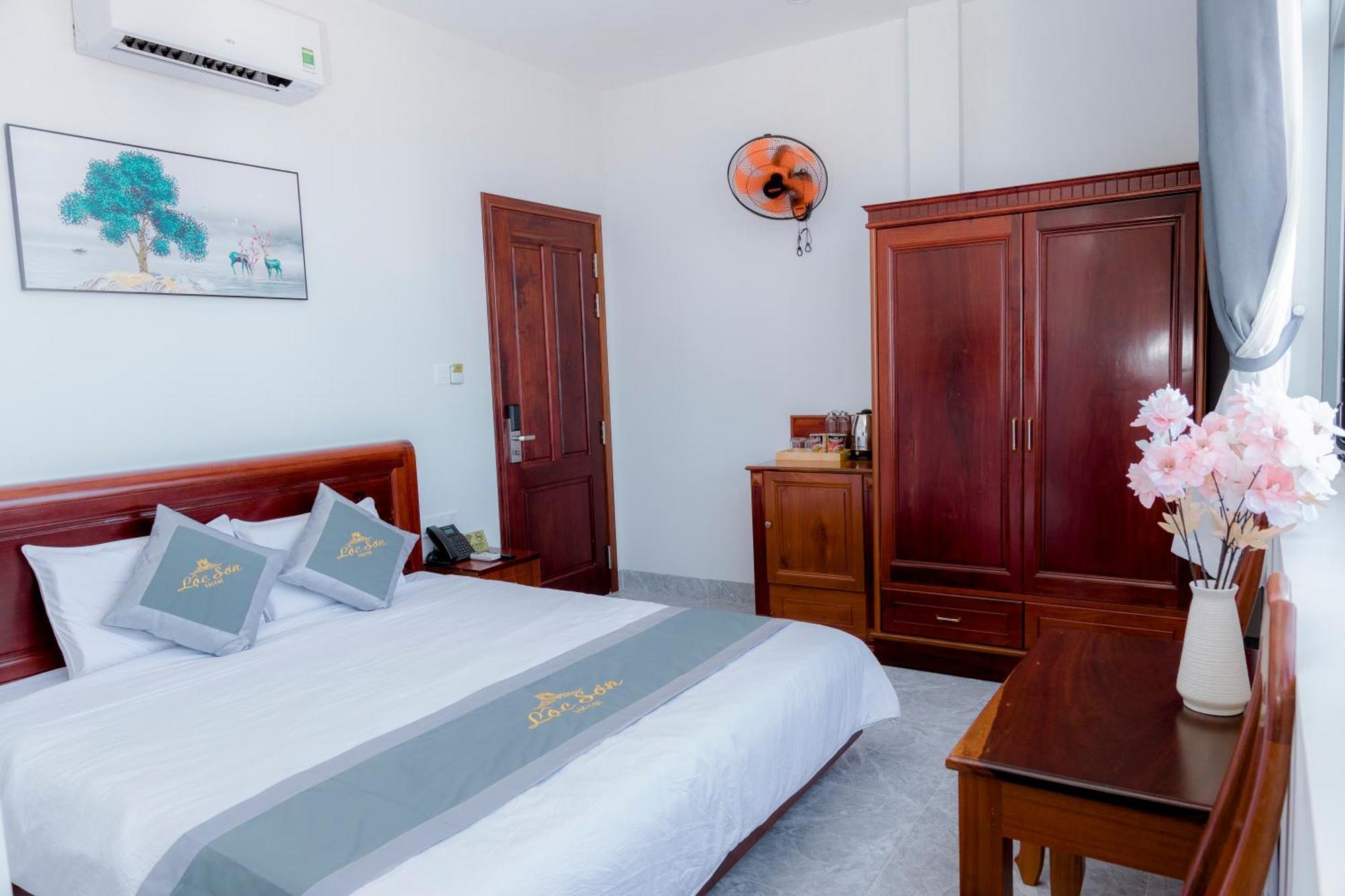 Loc Son Hotel บวนมาถวต ภายนอก รูปภาพ