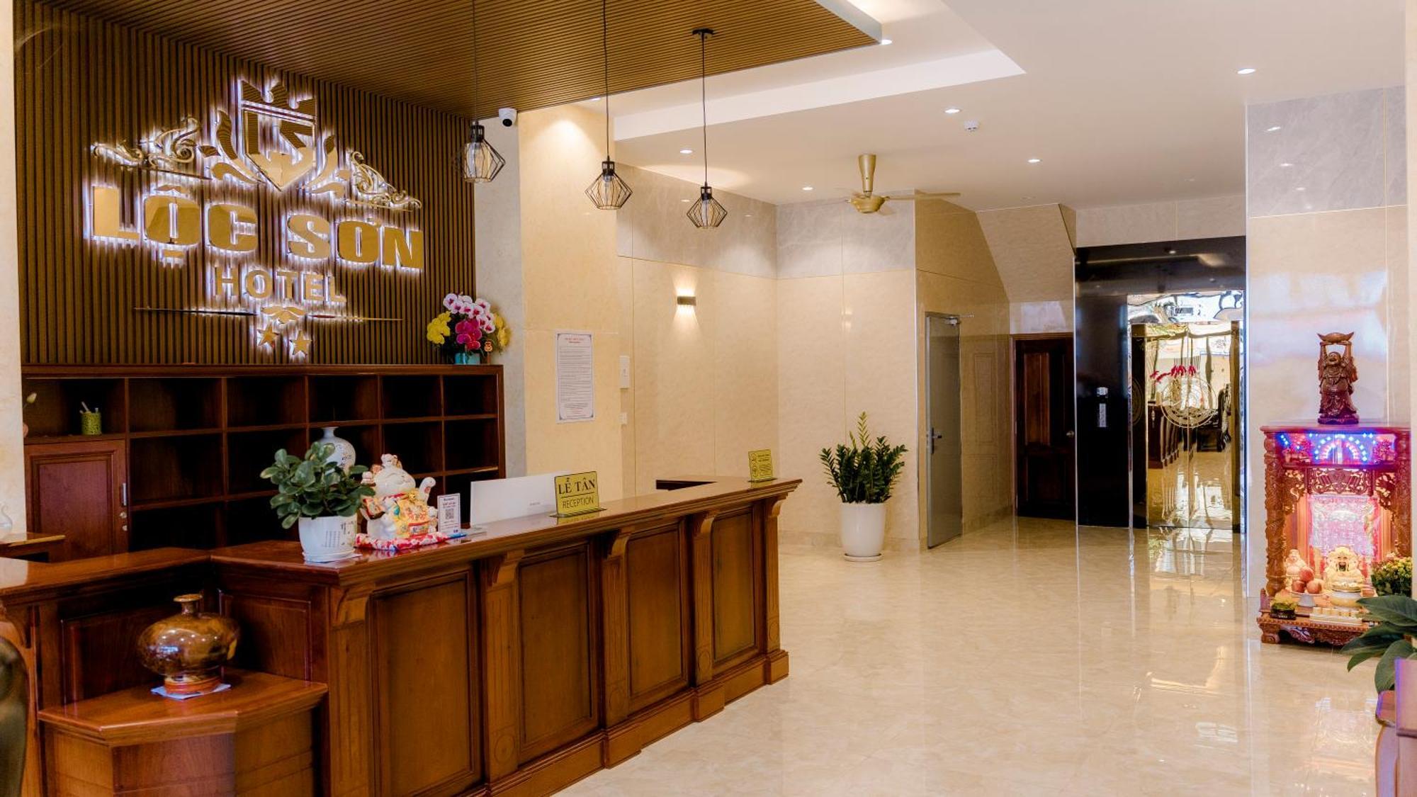 Loc Son Hotel บวนมาถวต ภายนอก รูปภาพ